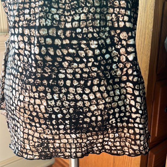 Worthington Animal Print Blouse. - Picture 6 of 9